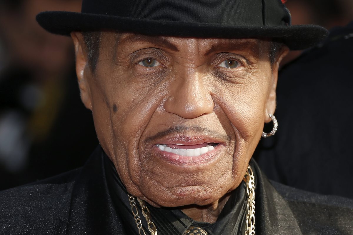 Joe Jackson, padre de Michael Jackson, a su llegada a la proyección de la película Sils Maria en mayo del 2014. (Foto Prensa Libre: EFE)