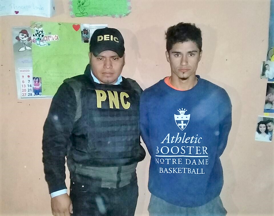 La primera captura se ejecutó en la colonia Enriqueta, zona 5 de Villa Nueva. (Foto Prensa Libre: PNC)