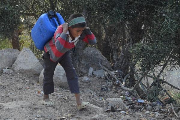 La población de Plan del Morro se abastece en quebradas que están a punto de secarse.