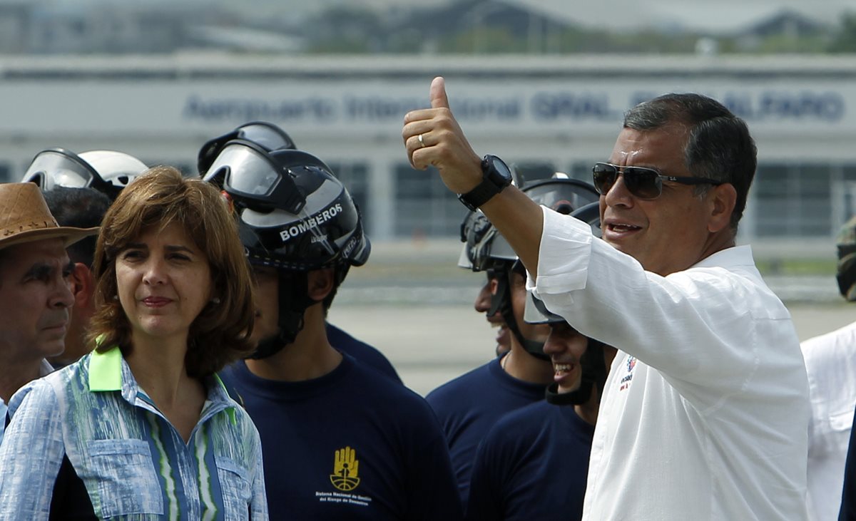 Grupo podrá continuar con trámite para reelección de Rafael Correa. (Foto Prensa Libre: EFE)