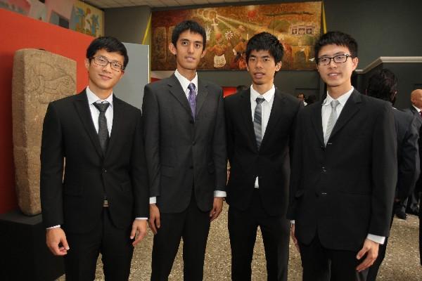 Hsin Yao Liao, Tzu Chuan Tseng, Yi Yang Tung y Kuah Yu Lin, de la Misión de voluntarios de Taiwán. (Foto Prensa Libre: Edwin Castro)