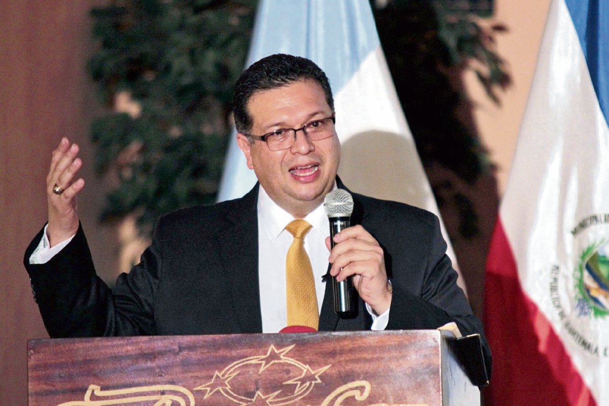 Rolando Barrientos  ha ganado  tres veces la alcaldía de Xelajú, con partidos diferentes.