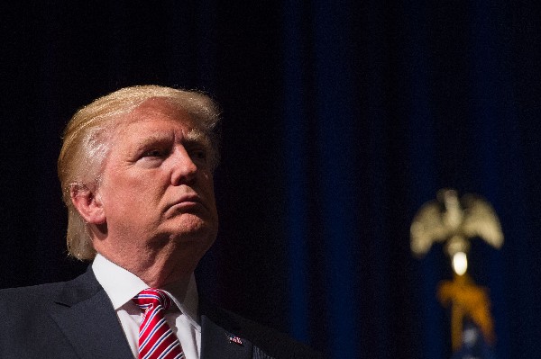 Donald Trump, candidato presidencial republicano participa en un mitin en Virginia. (AFP).