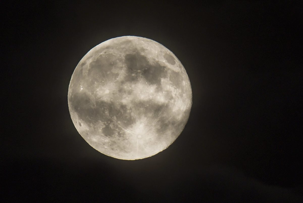 Luna llena. (Foto Prensa Libre: EFE)
