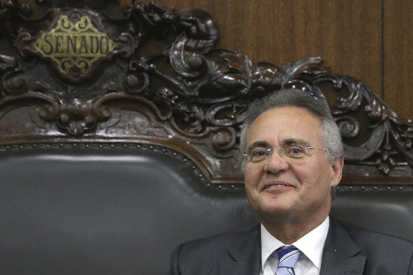 Renan Calheiros, presidente del Senado de Brasil, asiste a una reunión en el Senado Federal, en Brasilia, Brasil. (Foto Prensa Libre: AP).