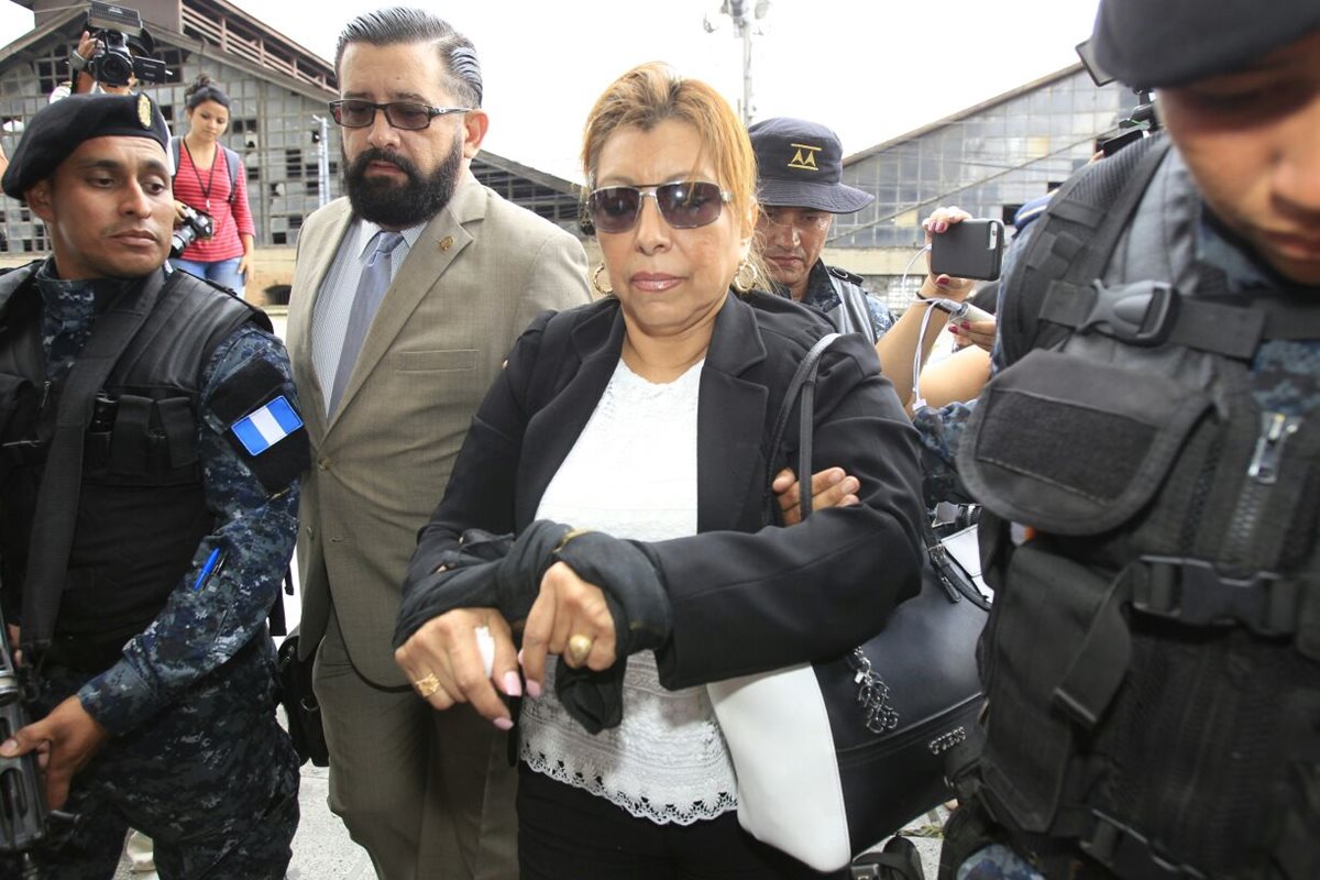 A la exregistradora la vinculan con plazas fantasma dentro del Registro General de la Propiedad. (Foto Prensa Libre: Estuardo Paredes)