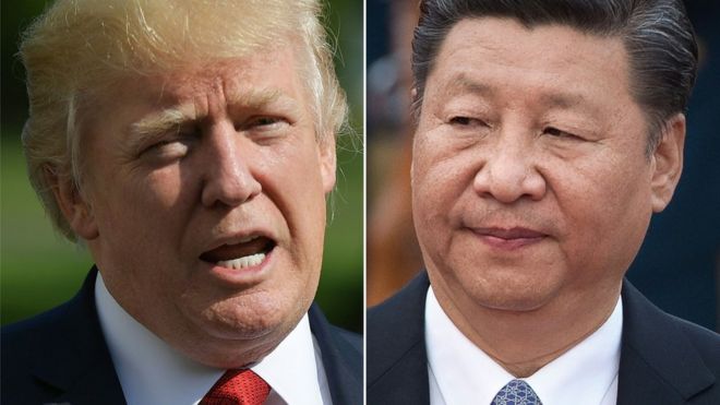 Donald Trump y Xi Jinping están en medio de una guerra comercial que podría emplear armas mucho más dañinas que los aranceles. FOTO: AFP