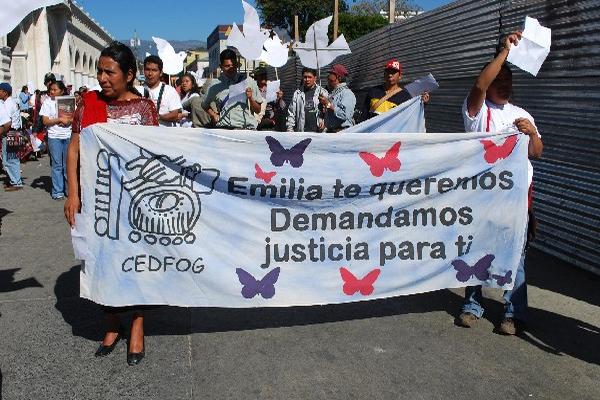 Representantes de varios sectores sociales de la capital y la provincia han manifestado su repudio por la muerte de  Emilia Quan. (Mike Castillo)