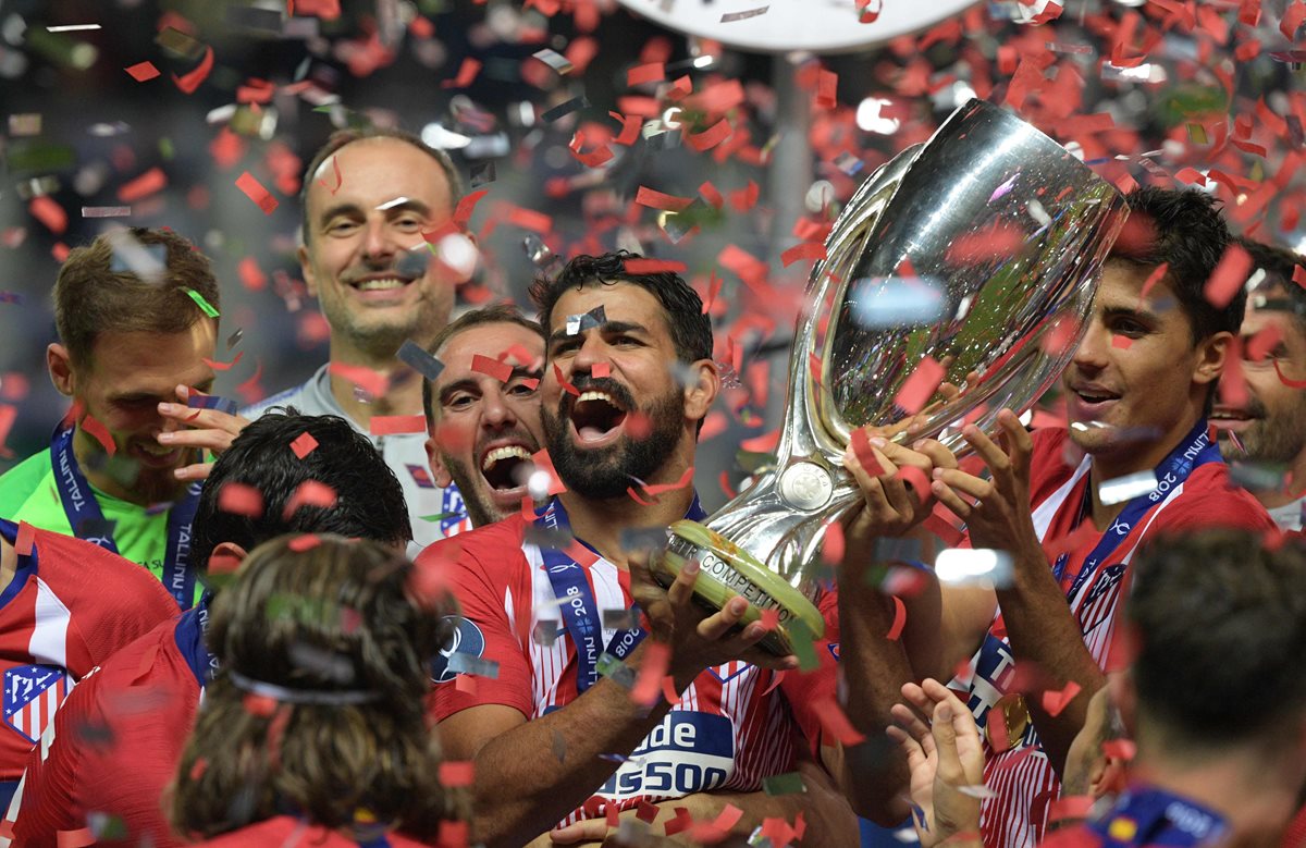 El Atlético de Madrid levantó la Supercopa de Europa. (Foto Prensa Libre: AFP)
