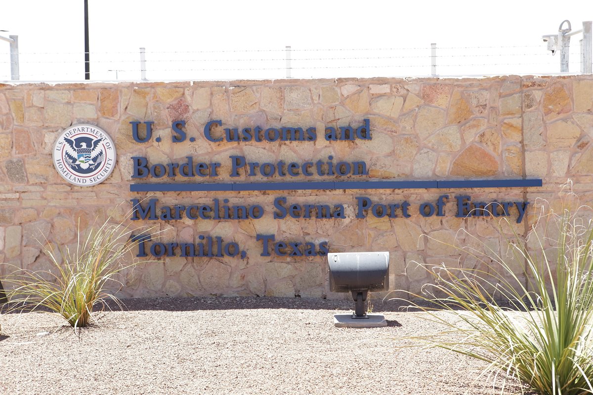 Entrada al campamento de detención para niños inmigrantes en Tornillo, Texas, EE. UU. (EFE).