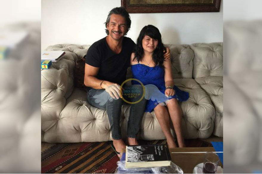 Ricardo Arjona cumplió el sueño de la guatemalteca Ileana Juárez. (Foto Prensa Libre: Fundación Erick Quiroa, Alas por un sueño)