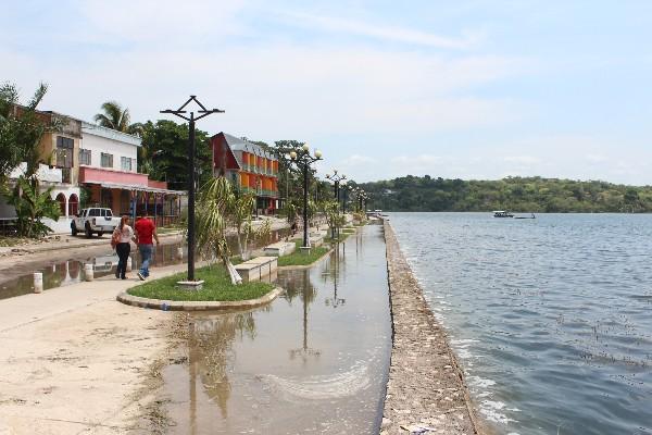La alerta amarilla se mantiene en Petén, debido a que el  nivel del lago Petén  Itzá se encuentra en 2.42 metros.