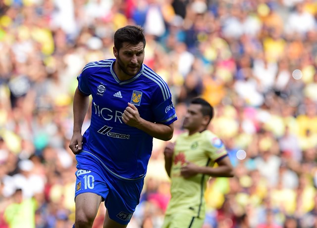 El fránces Gignac celebra el gol de la victoria (Foto Prensa Libre: AP)