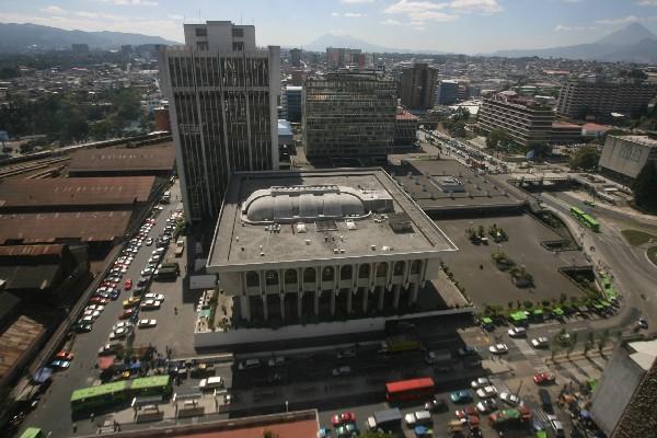Sindicalistas del Organismo Judicial (OJ) se sumarán a las acciones legales en contra del Ejecutivo. (Foto Prensa Libre: Archivo)