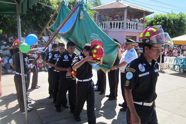 El acto de graduación se llevó a cabo este fin de semana. (Foto Prensa Libre. Óscar González)