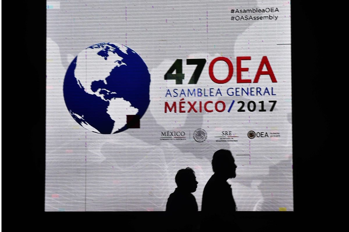 Encuentro busca solucionar crisis en Venezuela. (Foto Prensa Lbire: AFP)