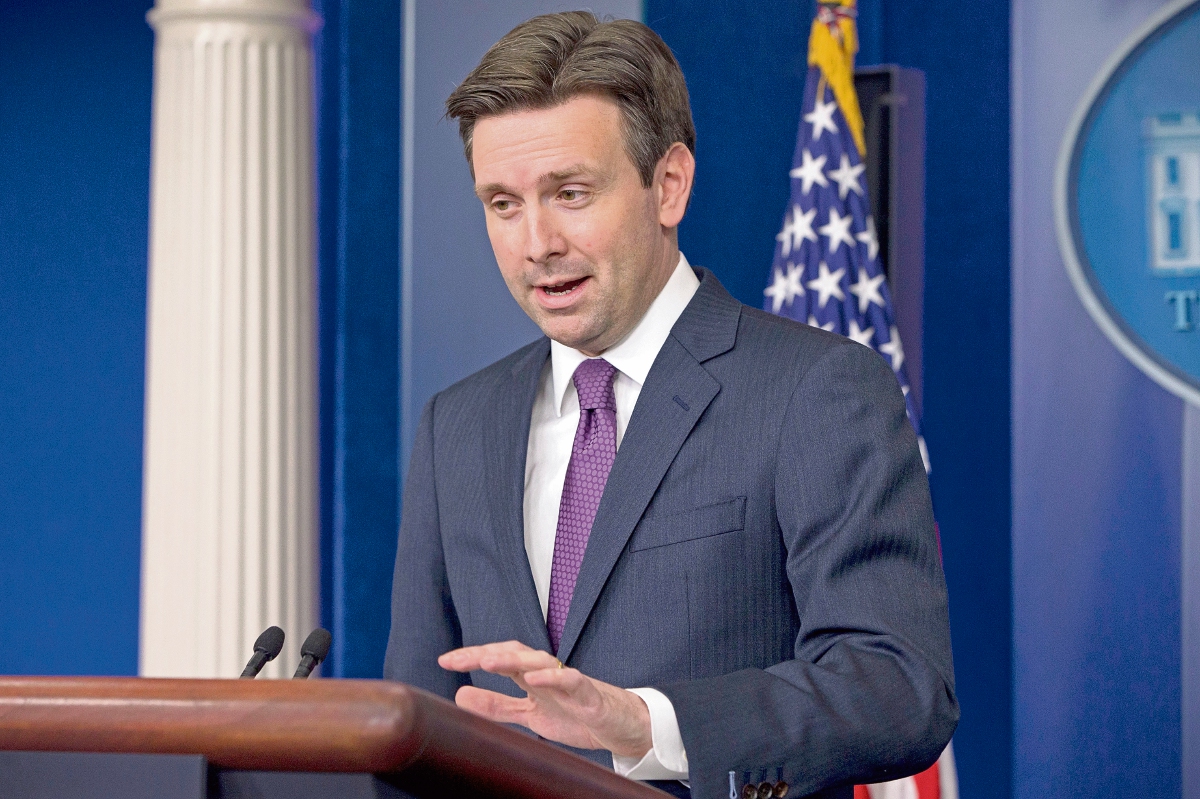 El secretario de Prensa Josh Earnest, informó que el lunes presentarán una acción judicial para revertir decisión del juez de Texas  (Foto Prensa Libre: AP)
