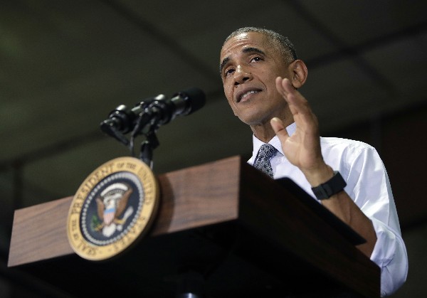 Barack Obama apela a los estadounidenses a movilizarse en favor de Hillary Clinton. (Foto Prensa Libre: AP)