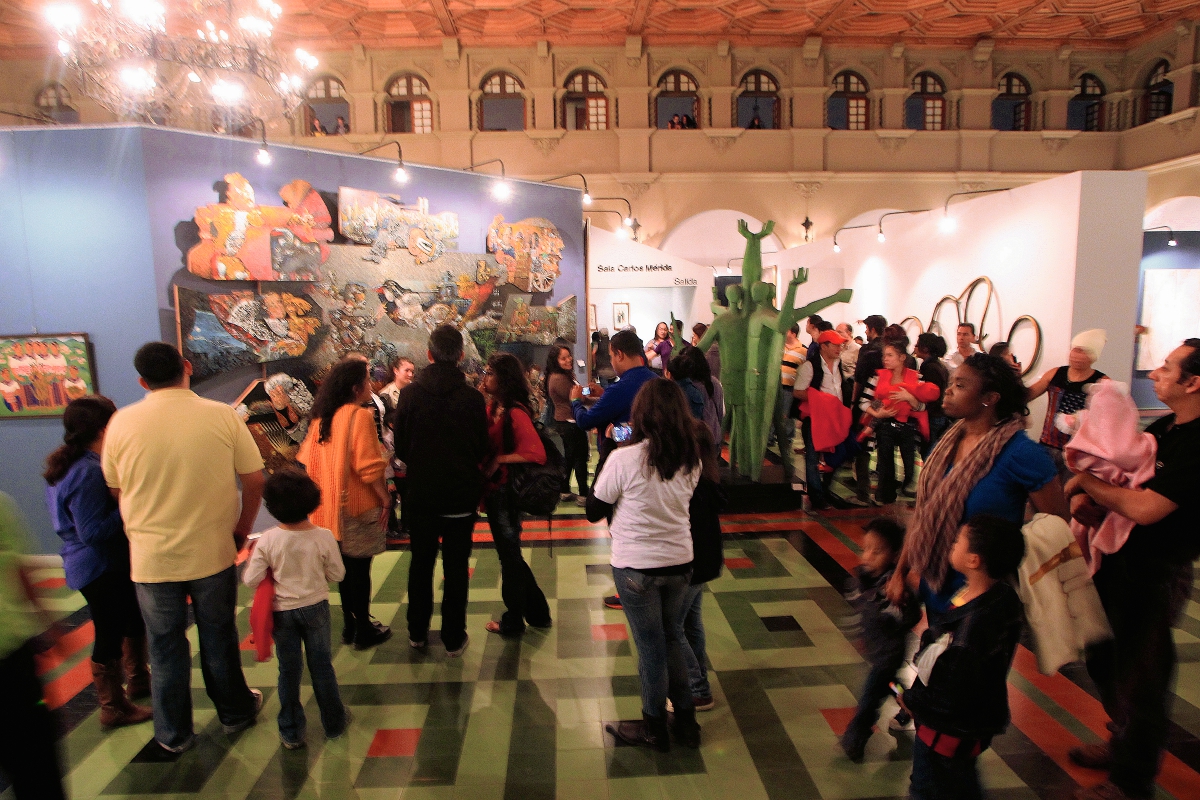 Museos recibieron a capitalinos bajo la luz de la luna
