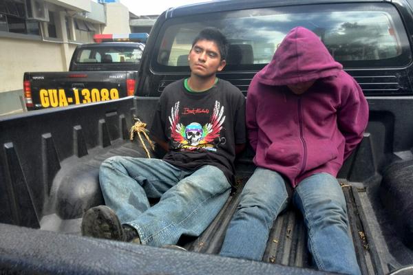 Policía capturó a dos presuntos pandilleros, serían los responsables del ataque al autobús. (Foto Prensa Libre: E. Paredes)<br _mce_bogus="1"/>