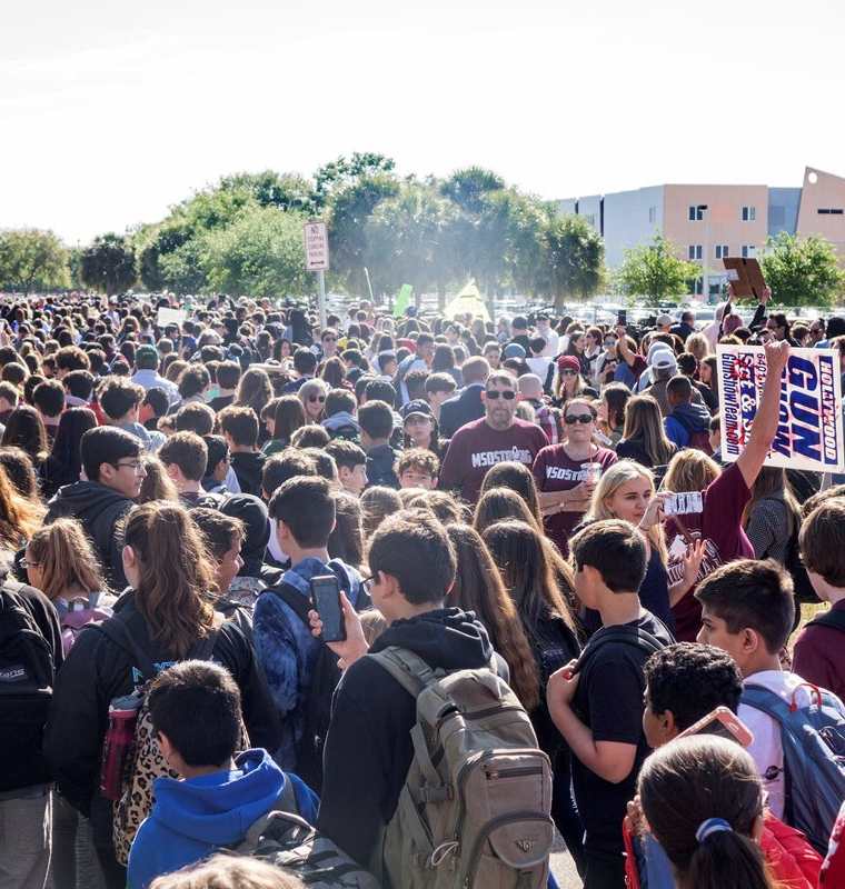 Estudiantes de Florida se levantan contra las armas. (Foto Prensa Libre: EFE)