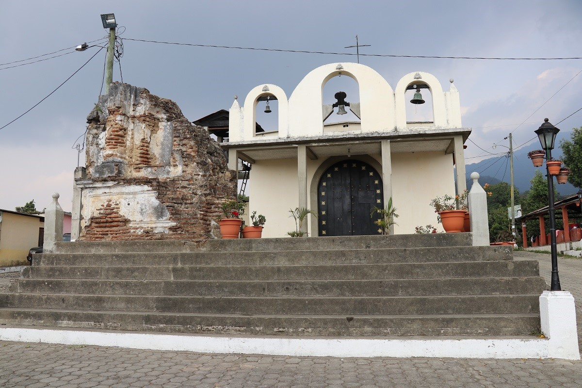 El templo de San Cristóbal El Alto, Antigua Guatemala, Sacatepéquez, fue reconstruido después del terremoto del 4 de febrero de 1976. (Foto Prensa Libre: Julio Sicán)