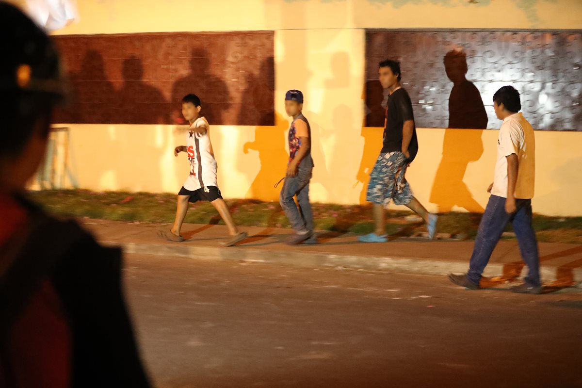Momento en el cual un grupo de menores escapa de las instalaciones del Hogar Seguro Virgen de la Asunción