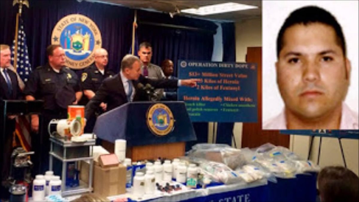 El FBI distribuyó una foto de Meza Flores y en donde se describen algunos de los rasgos del acusado. (EFE).