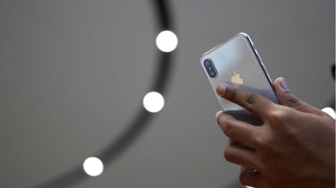 iPhone X es un gran "salto" para Apple, pero ¿cuán revolucionaria es realmente la tecnología que presenta? (GETTY IMAGES)