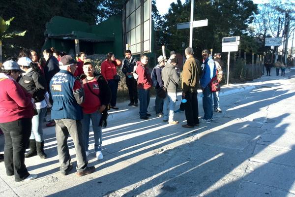 Salubristas manifestarán en la capital y la provincia para que el gobierno atienda sus demandas. (Foto Prensa Libre: E. Paredes) <br _mce_bogus="1"/>