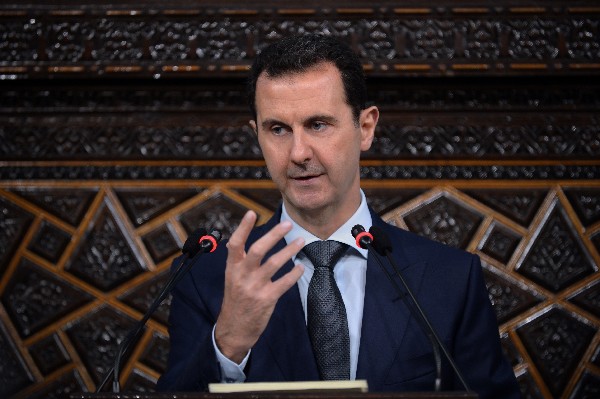 Bashar Assad dirige un discurso al Parlamento recién electo en Damasco. (AP).