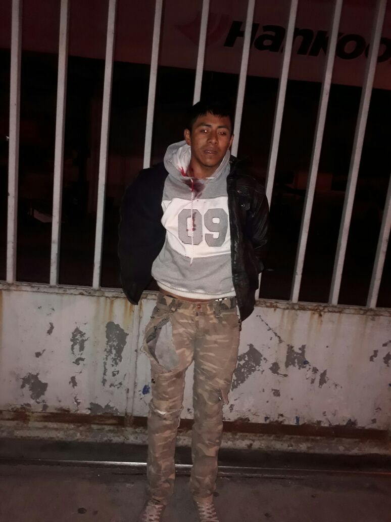 Francisco Gregorio Locón Tepeu, de 23 años, fue aprehendido cuando intentaba atacar a balazos a un piloto de autobús en la calzada San Juan. (Foto Prensa Libre: PNC)