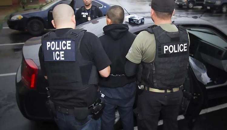 ICE ha endurecido sus operativos y han aumentado las detenciones de indocumentados dentro de EE. UU. (Foto Prensa Libre: Hemeroteca PL)