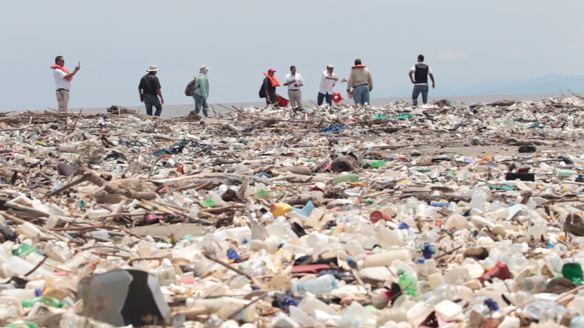 Toneladas de basura acumula el río Motagua. (Foto Prensa Libre: Hemeroteca PL)