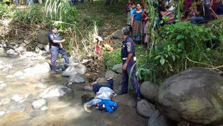 Bartolo Buxnay Cox, de 38 años, fue localizado sin vida a orillas del río Zarco, en el sector Chaguital, de la aldea San Juan Moca, en Chicacao. (Foto Prensa Libre: Melvin Popá)