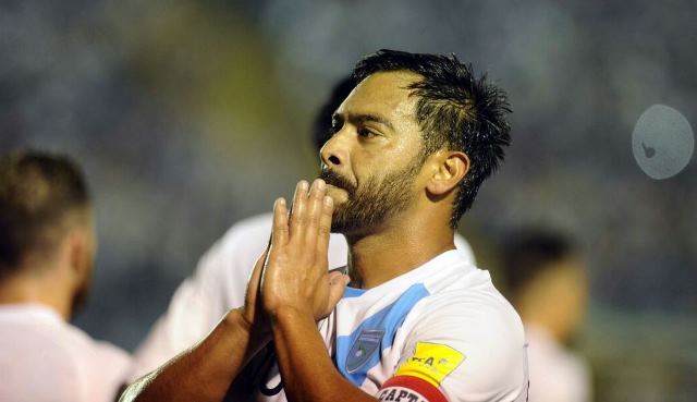 Carlos Ruiz confía en solucionar su situación legal y viajar a Estados Unidos para el partido del martes. (Foto Prensa Libre: Eduardo González).