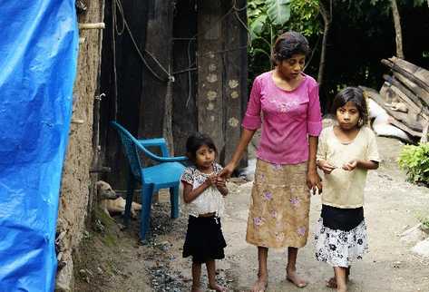 La desnutrición afecta a  varias familias  en Cubulco, Alta Verapaz. (Foto Prensa Libre: Carlos Grave)