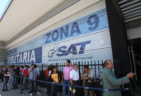 Los contribuyentes deben   informarse respecto de las nuevas disposiciones de la SAT.