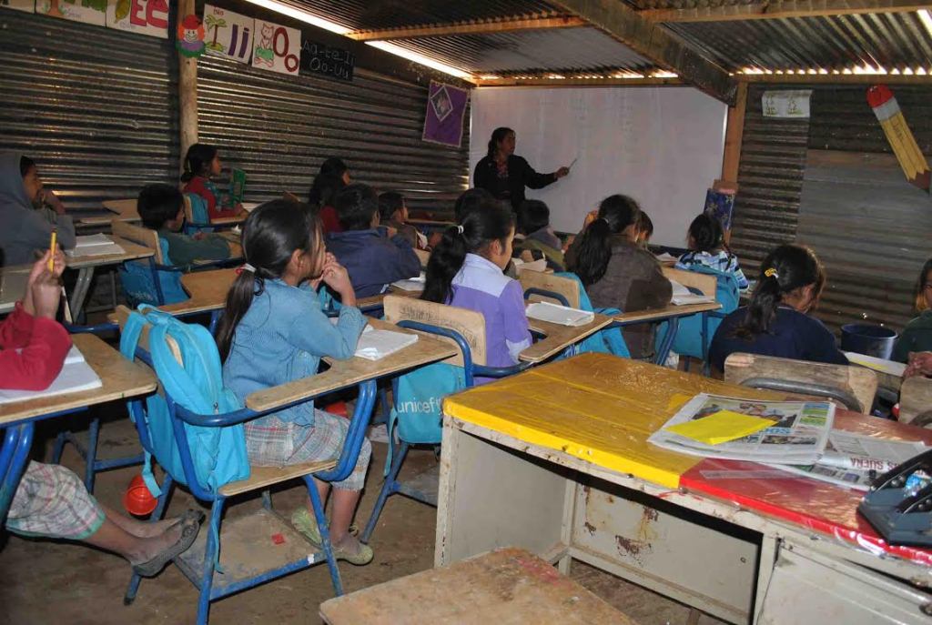 Los desafíos del Ministerio de Educación pasan por la falta de infraestructura adecuada, un aspecto a superar antes de pensar en el retorno a las aulas. (Foto Prensa Libre: Hemeroteca PL)