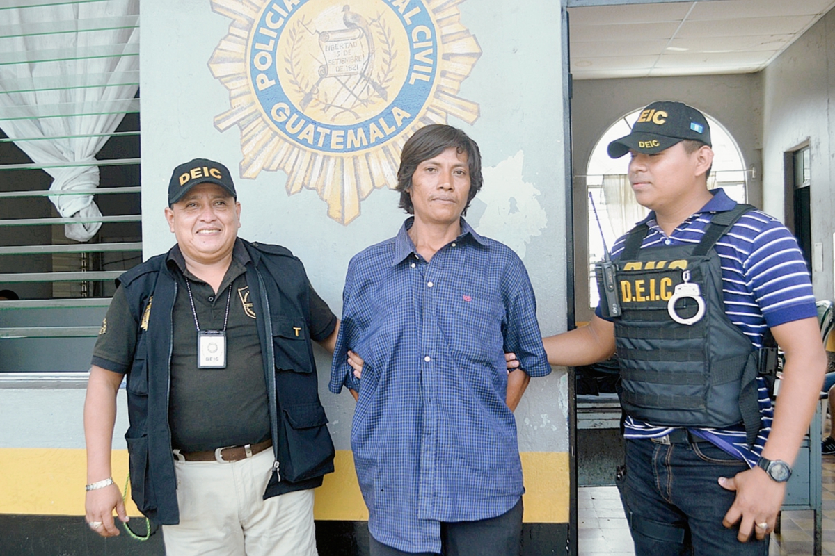 Héctor Top fue capturado en Escuintla, sindicado de asalto. (Foto Prensa Libre: Melvin Sandoval)