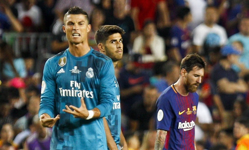 Cristiano Ronaldo reacciona con enojo después de ser expulsado en el juego de la Supercopa de España contra el FC Barcelona. (Foto Prensa libre: EFE)