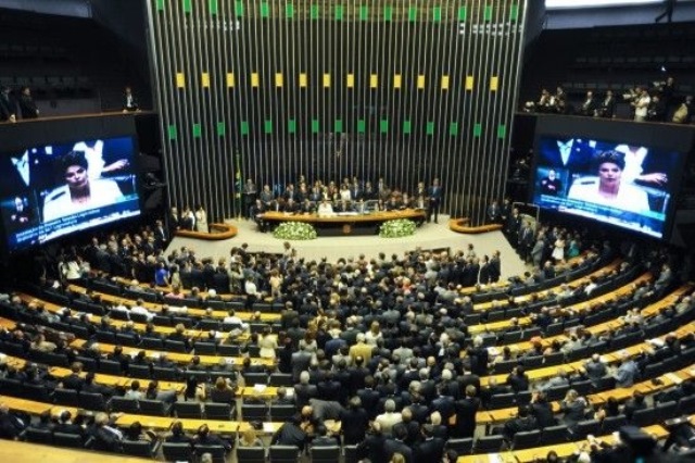 Diputados de Brasil en sesión.