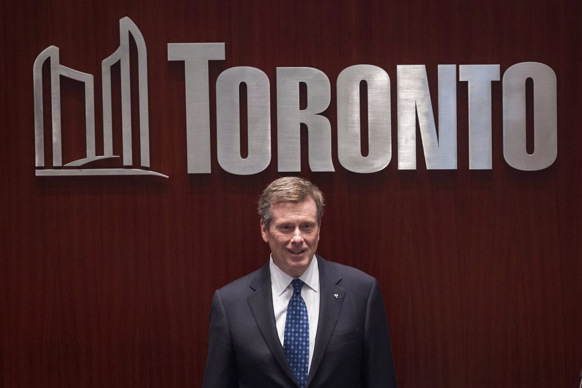 El alcalde de Toronto John Tory dio a conocer el retiro de la ciudad como candidata a los Juegos Olímpicos. (Foto Prensa Libre: AFP)