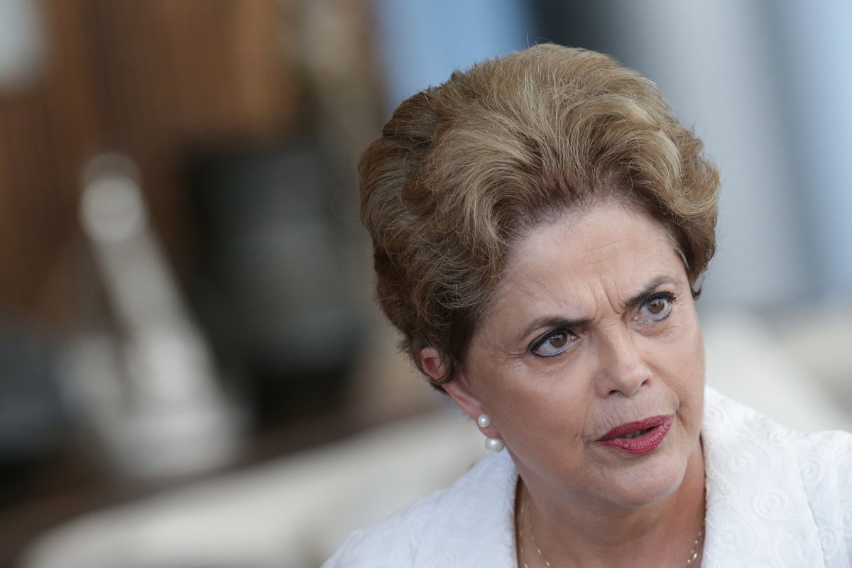 Dilma Rousseff, durante una conferencia de prensa a la prensa extranjera en Brasilia. (Foto Prensa Libre: AFP).