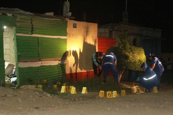 Más de 30 casquillos se   hallaron en el lugar.