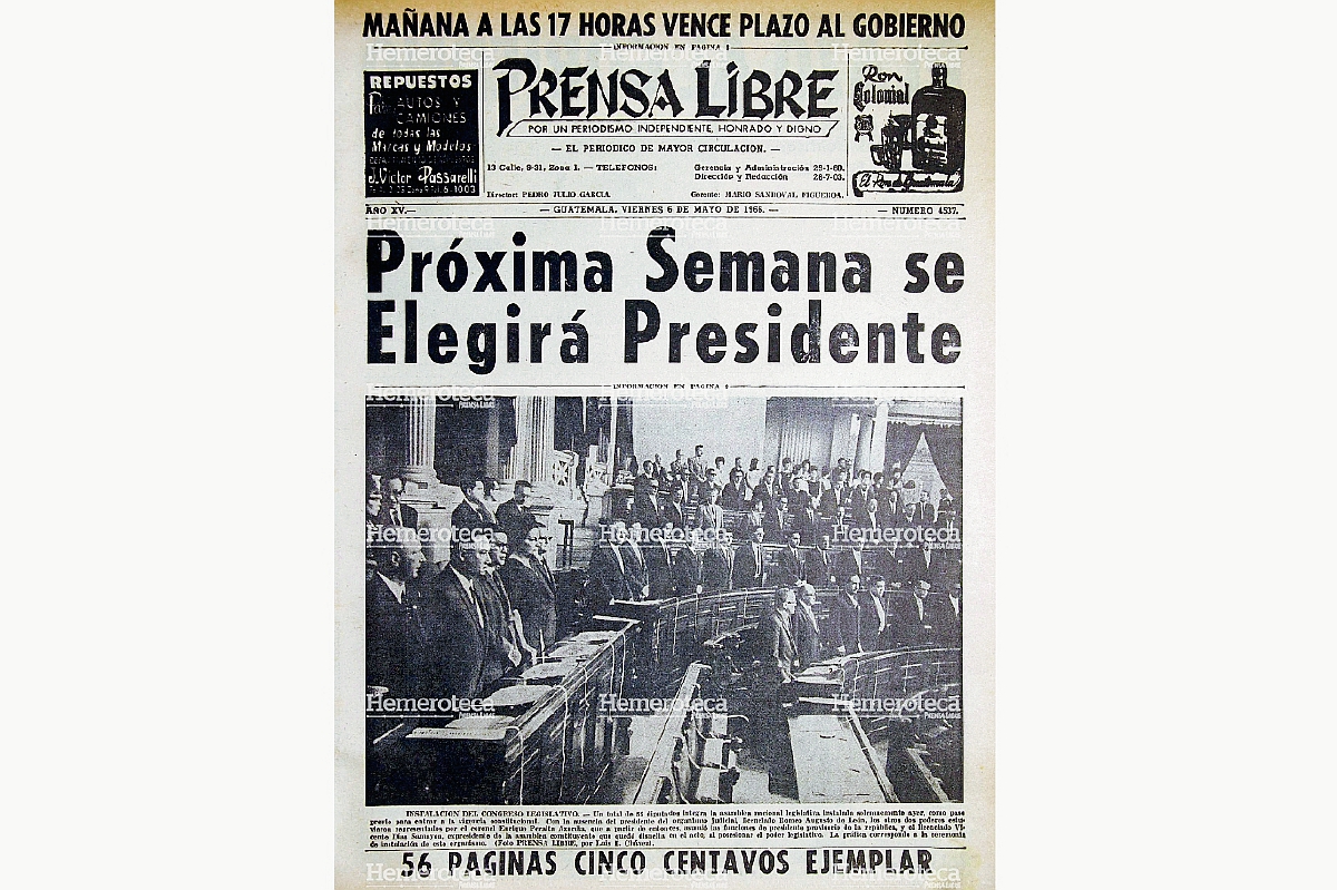 Portada de Prensa Libre del 6 de mayo de 1966 informando sobre la entrada en vigencia de la nueva Constitución Política. (Foto Prensa Libre: Hemeroteca)