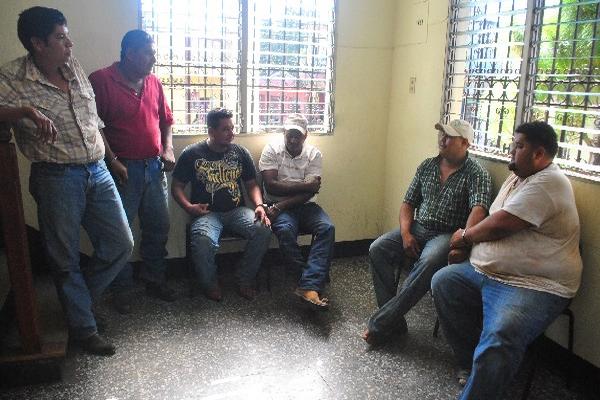 Los seis presuntos atacantes  permanecen en  la subestación de San Andrés Villa Seca,  Retalhuleu.