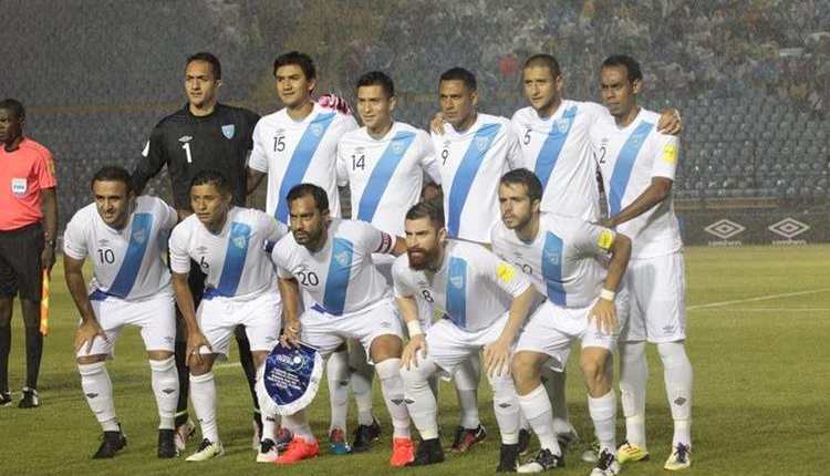 La última alineación de la Selección Nacional con participación internacional, en el partido frente a San Vicente y las Granadinas en septiembre de 2016. (Foto Prensa Libre: Hemeroteca PL)