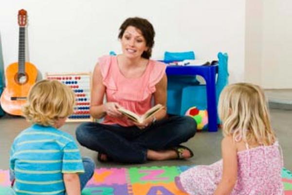 Cómo hacer que los niños respeten a la niñera