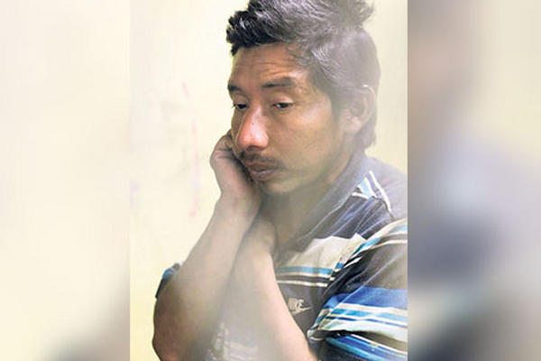 López Cruz permanece en la carceleta de los tribunales. (Foto Prensa Libre: Edwin Bercián)